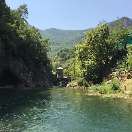Crystal River Апартаменти *