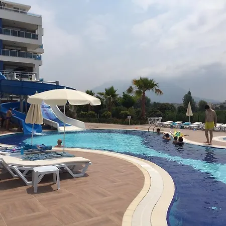 Crystal River Апартаменти *